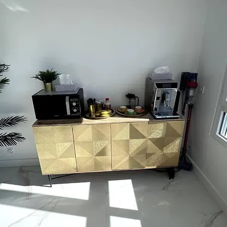 Flat 13