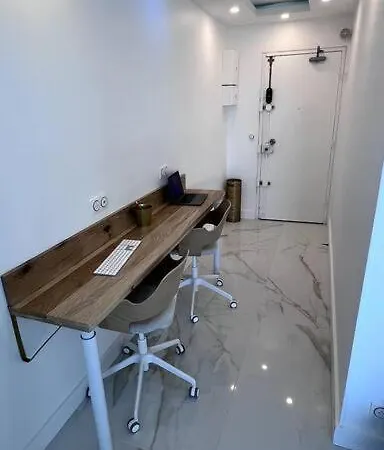Apartament Flat 13 *