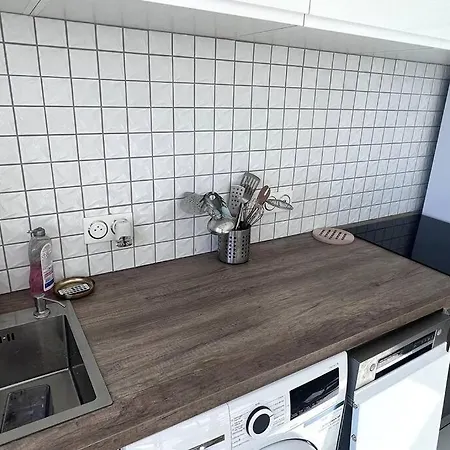 Apartament Flat 13 *