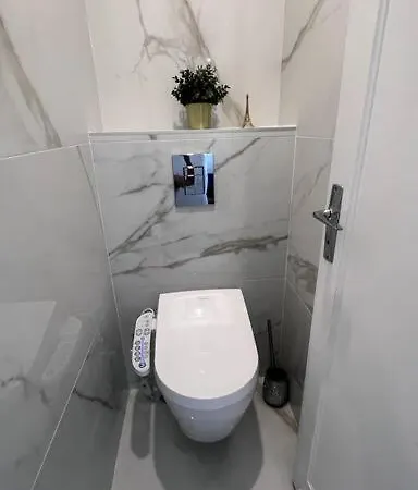 Apartament Flat 13 *