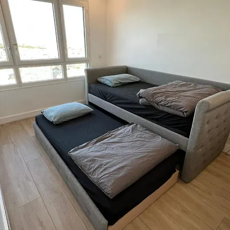 Flat 13